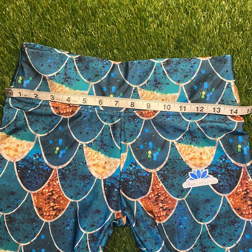 Lotus Mermaid Leggings - Picture 11 of 11
